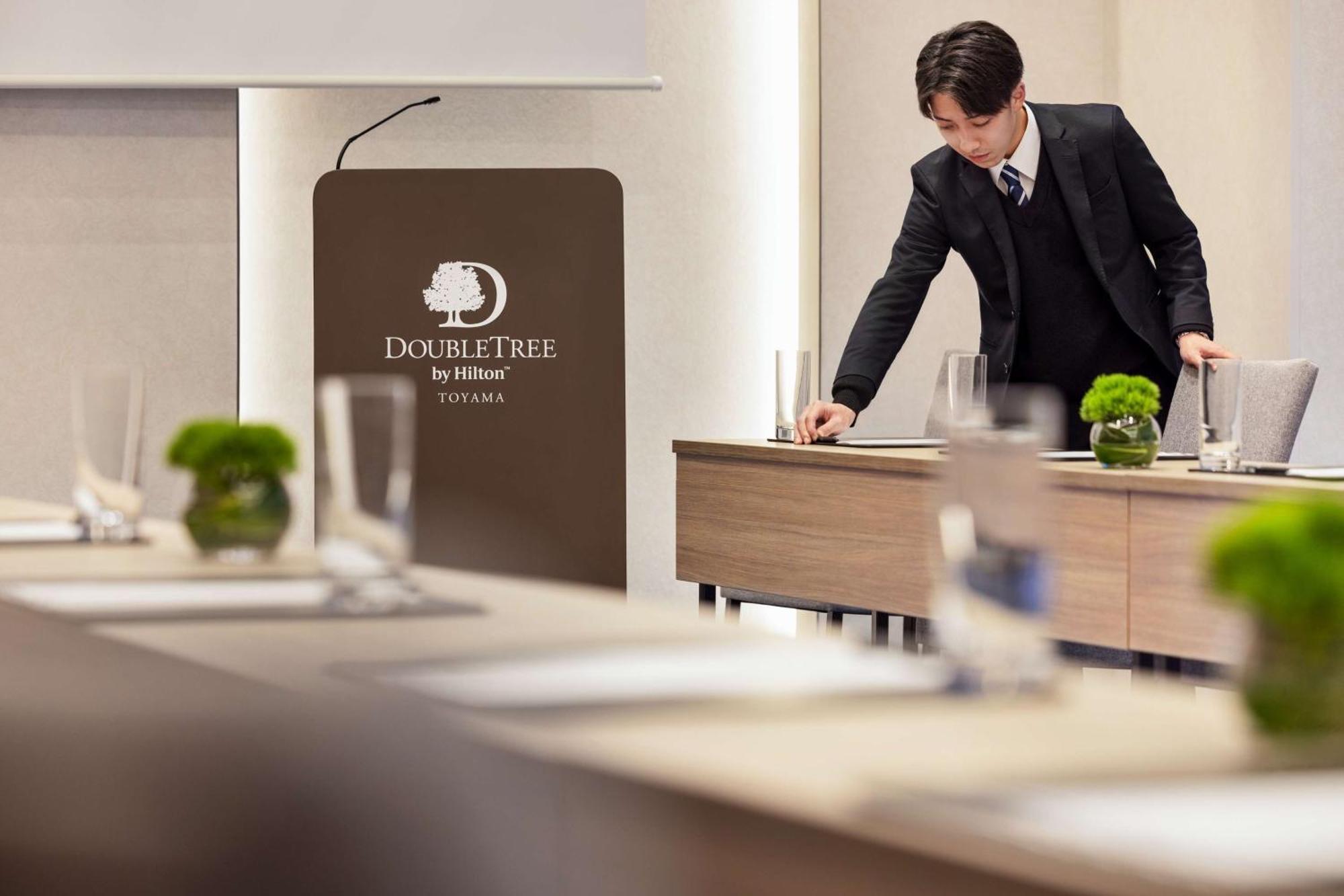 Doubletree By Hilton Toyama Hotel Ngoại thất bức ảnh