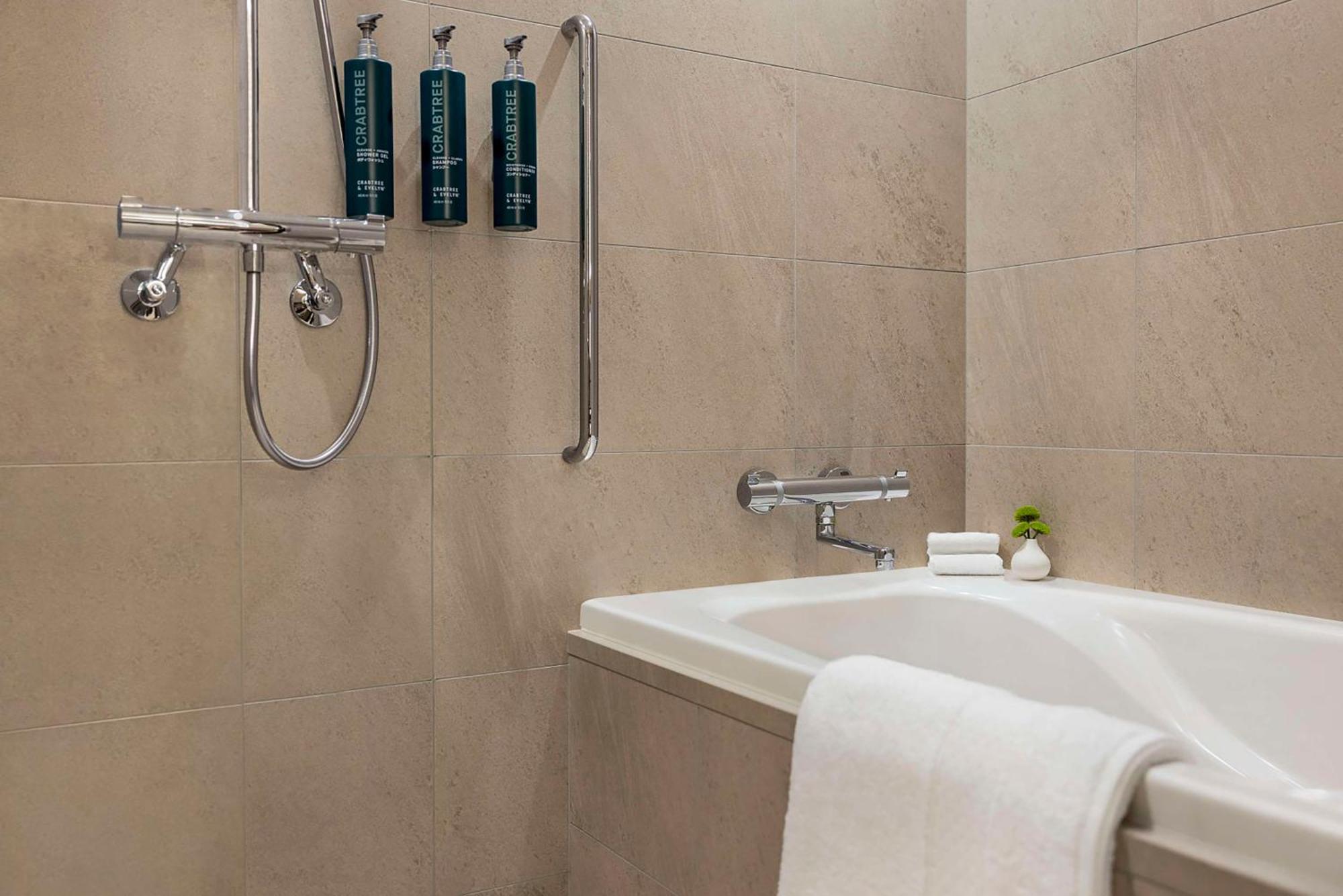 Doubletree By Hilton Toyama Hotel Ngoại thất bức ảnh