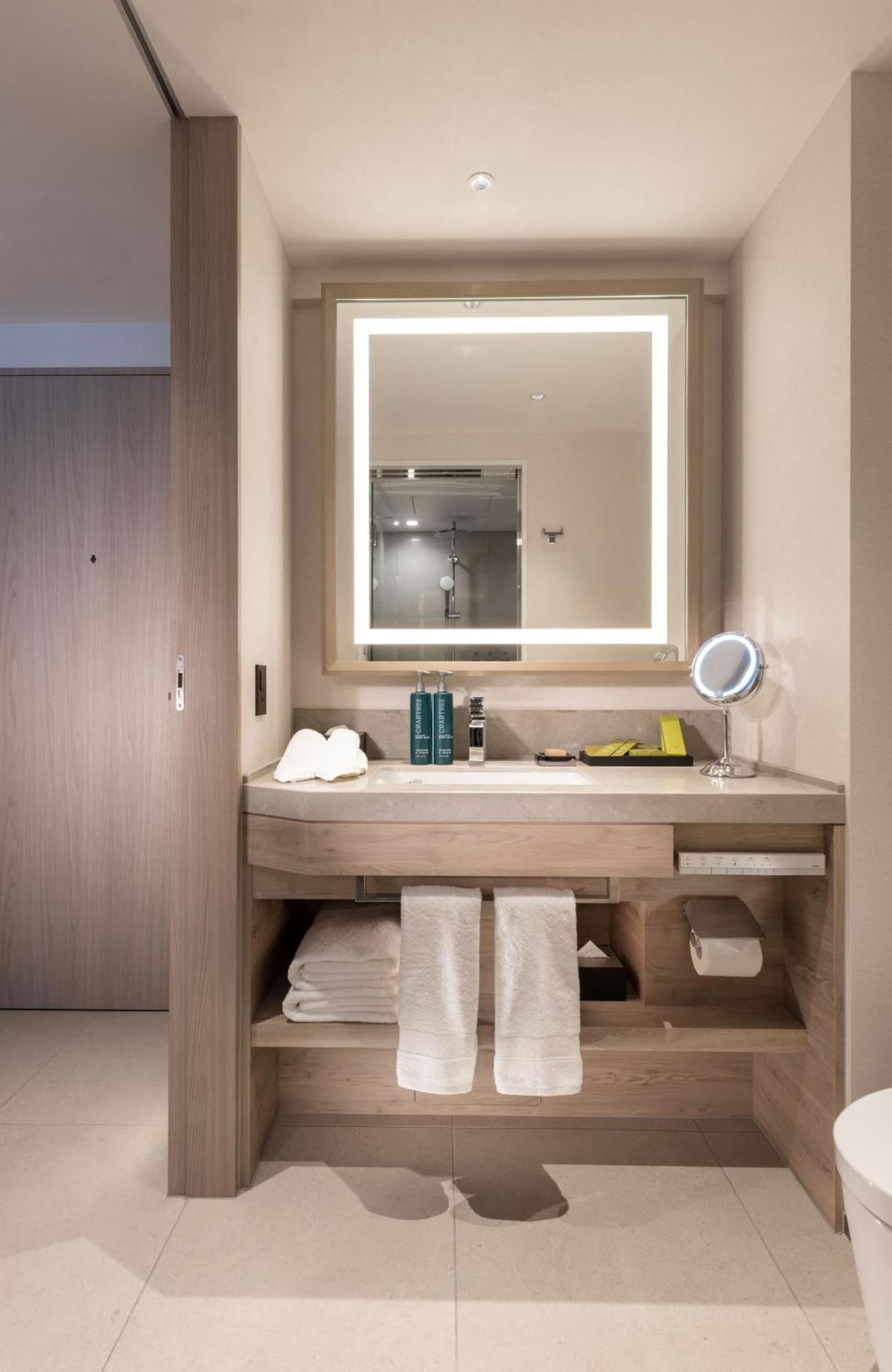 Doubletree By Hilton Toyama Hotel Ngoại thất bức ảnh